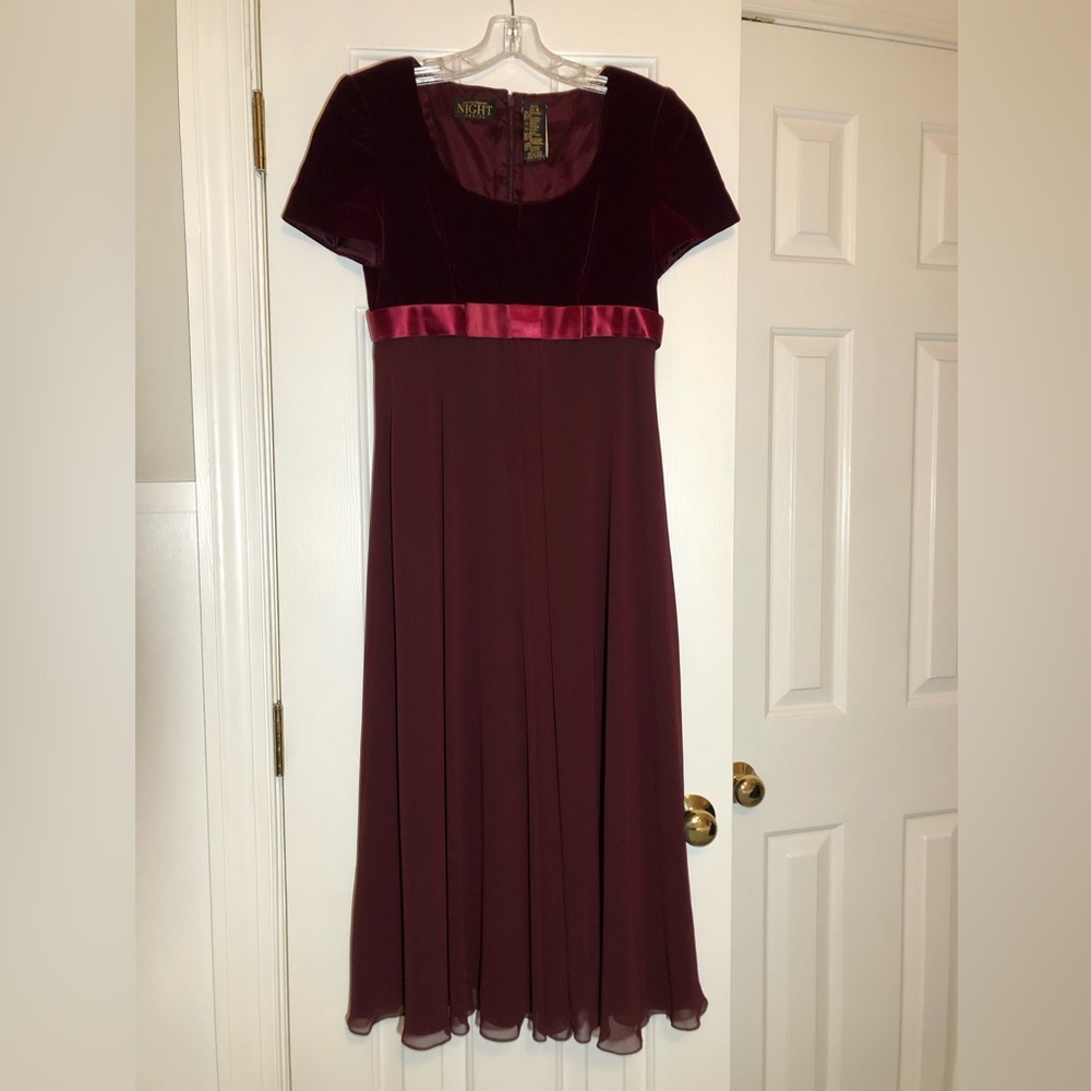 Liz Claiborne Party Holiday Wedding Velvet Empire Waist Dress - Picture 10 of 10
